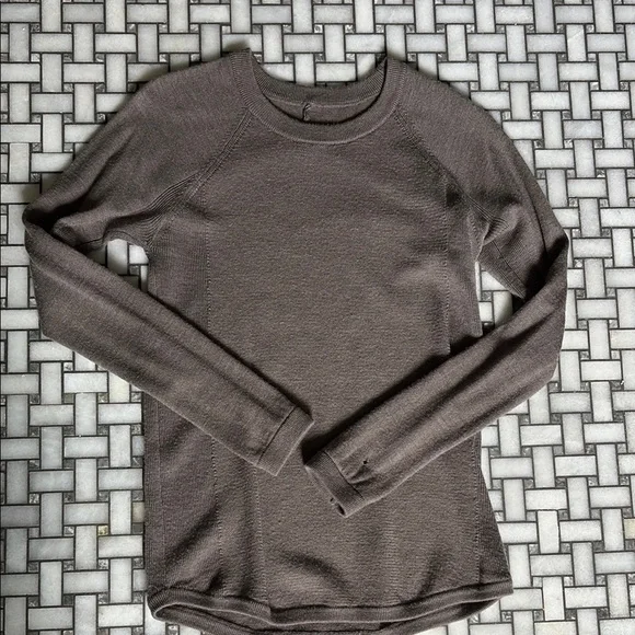Lululemon Athletica Taupe Long Sleeve Top - Picture 1 of 5